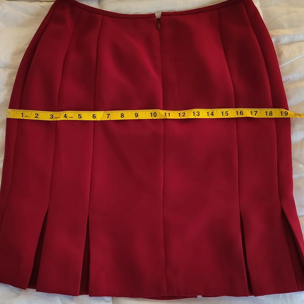 Tahari skirtsuit petite red size 6 - Picture 10 of 14